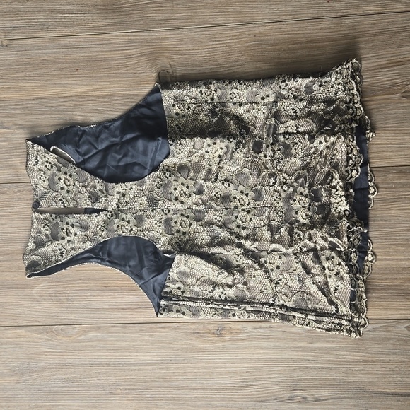 Vintage Y2K Bebe Floral Lace Overlay Sleeveless Top - Picture 4 of 8